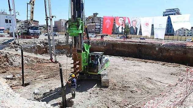 Yerinde Dönüşümde İlk Kazma Vuruldu