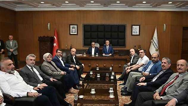 Bakan Bolat'tan Büyükşehir'e Ziyaret