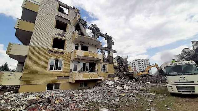 Deprem Felaketinin Üzerinden 6 Ay Geçti