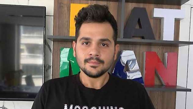 Takım Elbise Giyip Klimanın Kaşifini Andılar