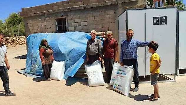 Gölbaşı Kaymakamlığı Çiftçilere 200 Adet Branda Dağıttı