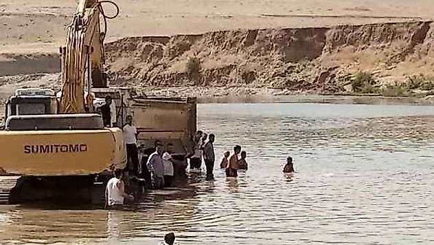 Dicle Nehri'ne Düşen Kamyonun Şoförü Hayatını Kaybetti