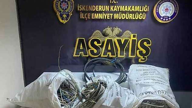 Hırsızlar Polisten Kaçamadı