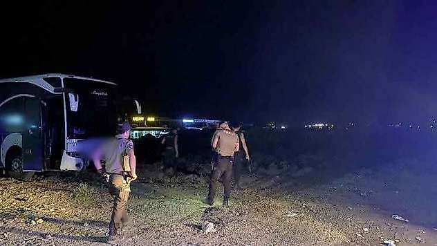 Otobüs Kavşağa Daldı: 20 Yaralı