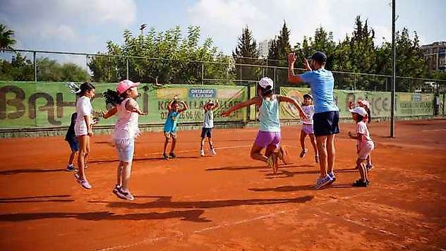 Türkiye'de Bir İlk, Drama Ve Tenis Birleşiyor