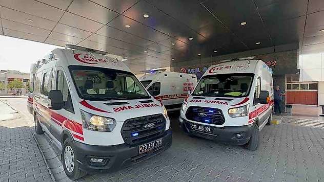Tartıştığı Husumetlilerinin Üzerine Kızgın Yağ Döktü: 2 Yaralı