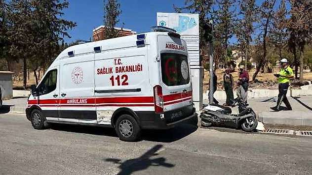 Ambulans İle Motosiklet Çarpıştı:1 Ağır Yaralı