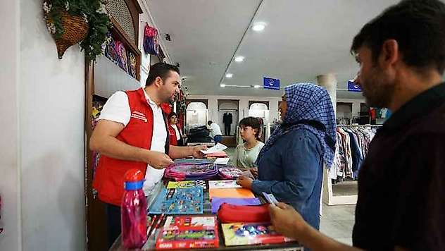 Büyükşehir'in Kırtasiye Desteği Yüzleri Güldürdü