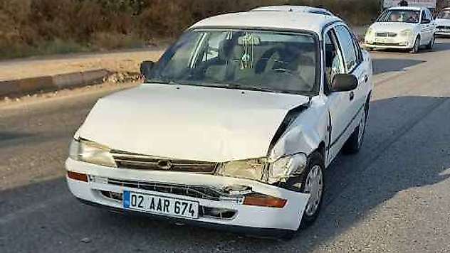 Otomobil Polis Aracına Arkadan Çarptı: 2 Yaralı