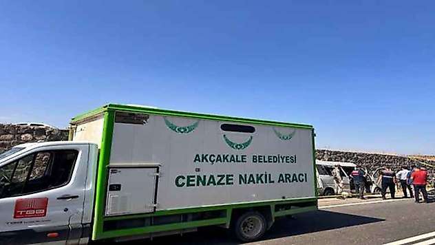Tarım İşçilerini Taşıyan Minibüs Devrildi: 3 Ölü, 17 Yaralı
