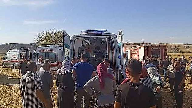 Su kuyusuna tahliye için giren 5 kişi zehirlendi