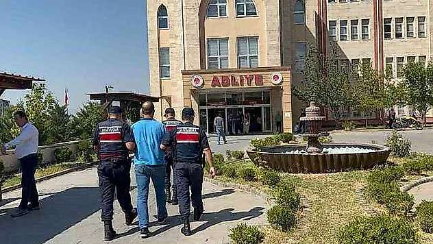 FETÖ'den aranan şüpheli tutuklandı