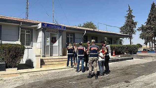 Toplam 138 suç kaydı olan 3 kişi yakalandı