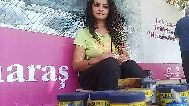 İki Çocuk Annesi Ekmek Mücadelesi Veriyor