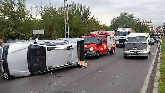 Üç Ayrı Trafik Kazasında 8 Kişi Yaralandı