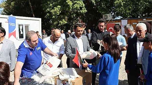BAE Ankara Büyükelçiliğinden Depremzede Öğrencilere Yardım