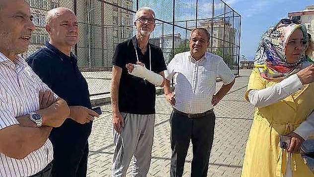 Çocuklarına Kızdı Diye Öğretmeni Darp Ettiler
