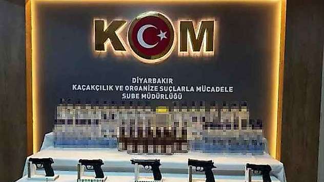 127 Adet Tabanca Ve Binlerce Kaçak Ürün Ele Geçirildi