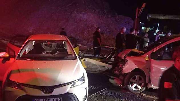 Siverek-Adıyaman Karayolunda Feci Kaza: 8 Yaralı
