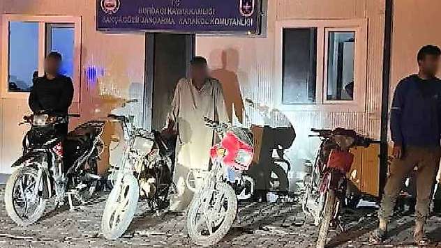 Jandarma 4 Adet Motosiklet Çalan 3 Şüpheliyi Yakaladı