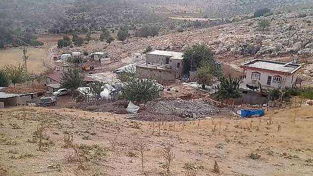 Depremde Yerinden Oynayan Kayalar Korkutuyor