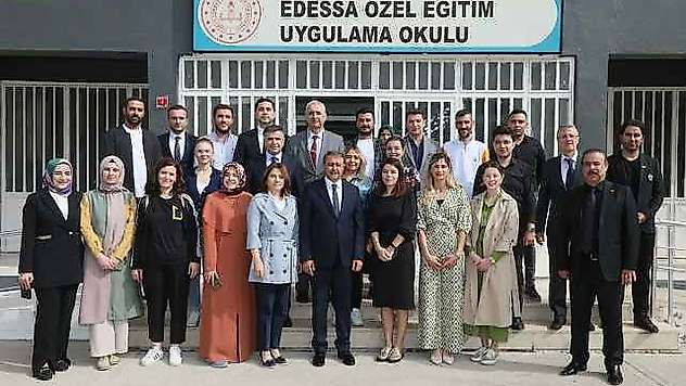 Vali Şıldak Özel Gereksinimli Öğrencileri Ziyaret Etti