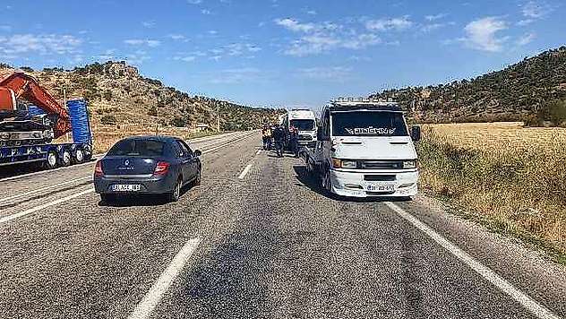 Otomobil Takla Attı: 5 Yaralı