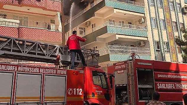Korkutan Yangın: 3 Kişi Dumandan Etkilendi