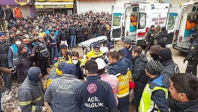 Depremde 51 kişinin öldüğü Furkan Apartmanı'nın İlk Duruşması Görüldü
