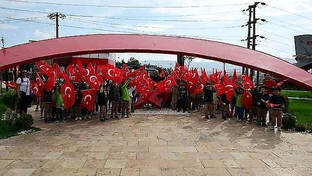 Minikler, ektikleri 100 tohumla geleceğe nefes oldular
