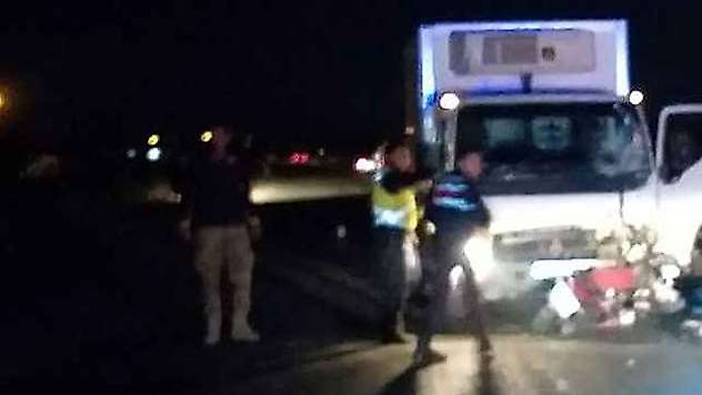 Kamyonet İle Motosiklet Çarpıştı: 2 Ölü