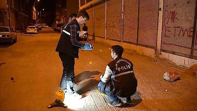 Eve ateş açan 3 şüpheli polis tarafından gözaltına alındı