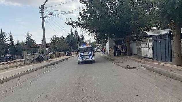 Hırsızlık şüphelisi 2 şahıs polisin takibinden kaçtı