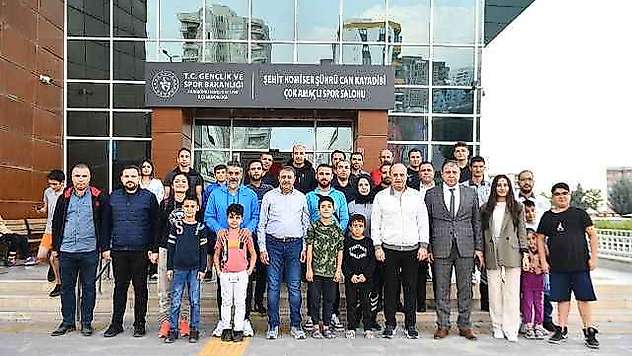 Vali Şıldak Gençlik Ve Spor Tesislerini İnceledi, Gençlerle Buluştu