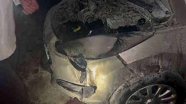 Halayı bırakan davetliler yangını söndürmeye gitti