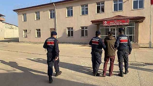 155 ayrı suç kaydı bulunan firari önce yakalandı sonra tutuklandı