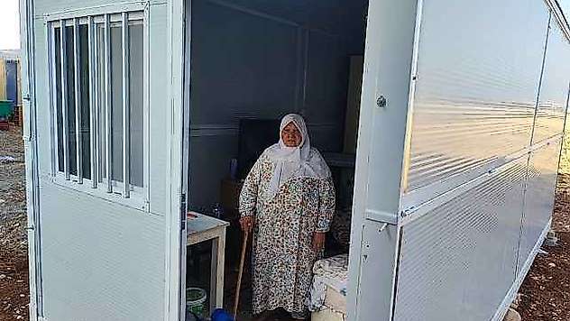 70 Yaşındaki kadın konteynerde karanlıkta kaldı