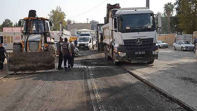Adıyaman Belediyesi Asfaltlama Öncesi Freze Çalışmalarına Devam Ediyor