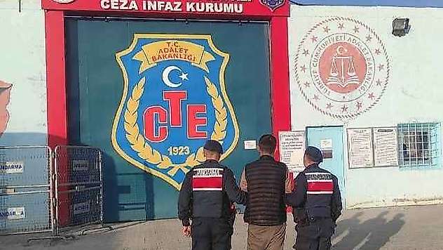 Depremzedeleri dolandıranlara jandarmadan operasyon: 2 gözaltı
