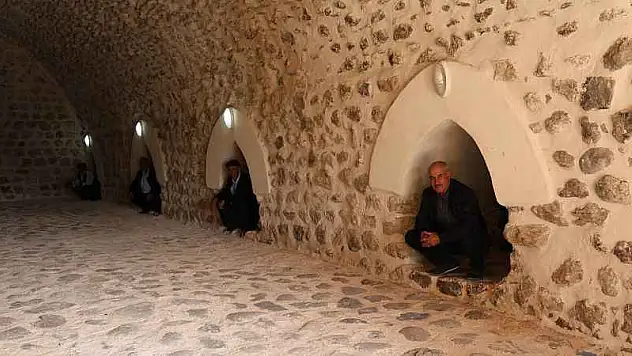 Diyarbakır'da 700 yıldır ayakta kalan han turizme kazandırılmayı bekliyor