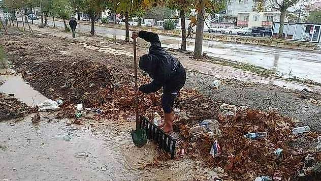Gölbaşı'nda mazgallar temizleniyor
