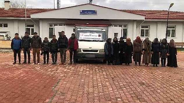 Gaziantep'te göçmen kaçakçılığı operasyonu: 198 düzensiz göçmen yakalandı