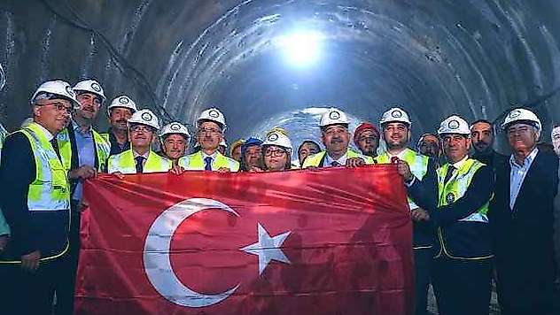 Bakan Şimşek: 'Şahinbey'e yetişmek için çok çalışmamız gerekiyor'