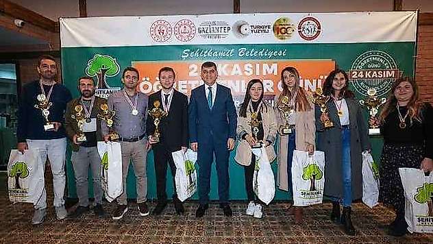 Dereceye giren öğretmenler ödüllendirildi
