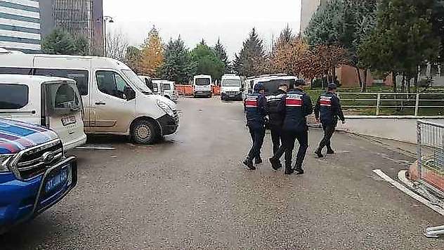 5 kişiyi 80 bin TL dolandıran şahıs jandarmadan kaçamadı