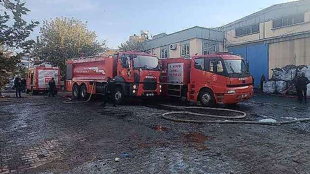 Gaziantep'te geri dönüşüm fabrikasında yangın