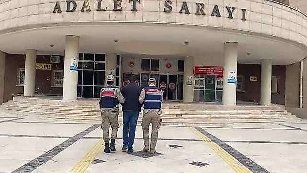 Şanlıurfa'da aranan dolandırıcı sahte kimlikle yakalandı