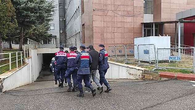 Jandarma ekipleri hapis cezası bulunan 4 kişiyi yakaladı
