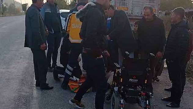 Otomobilin çarptığı engelli adam yaralandı