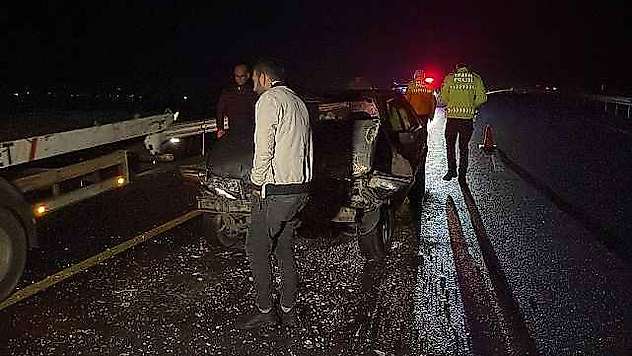 Siverek'te otomobil ile tır çarpıştı: 4'ü çocuk 9 yaralı